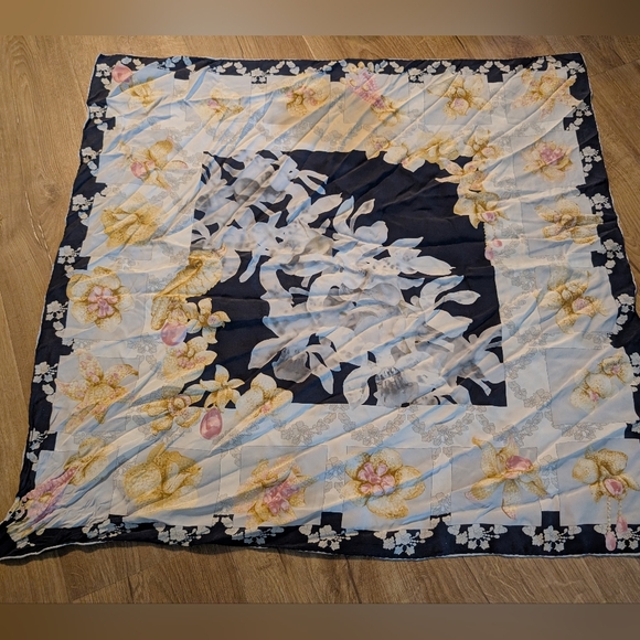EUC Cartier Scarf - Picture 3 of 3